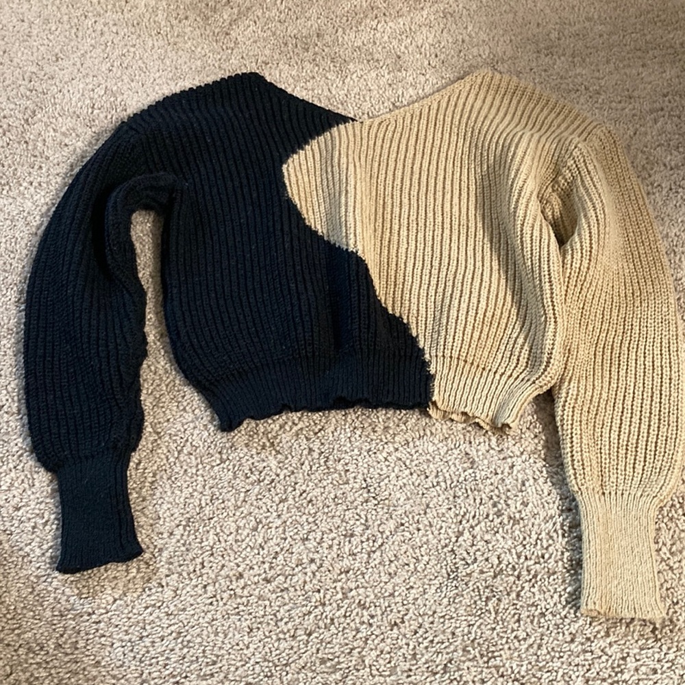 ❤️3/$10❤️ soft sweater